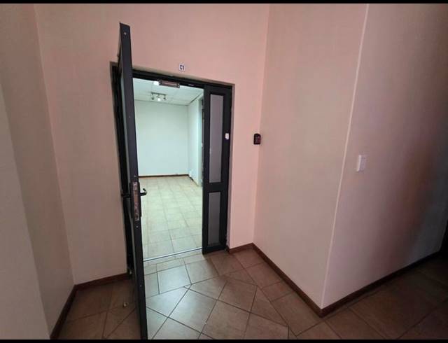 BUSINESS PROPERTY TO RENT IN TYGER VALLEY